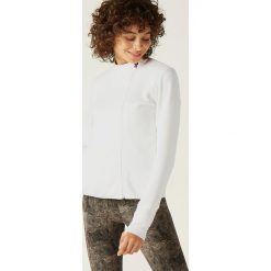 Bluza na zamek Gym & Pilates 560 damska. Czarne bluzy damskie DOMYOS, l, bez wzorów, z elastanu, bez rękawów, z kapturem. Za 129,99 zł.