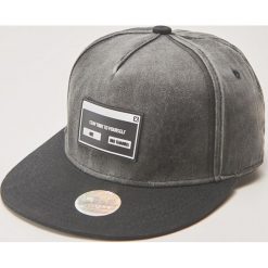 Czapka snapback - Szary. Szare czapki z daszkiem męskie House. Za 35,99 zł.