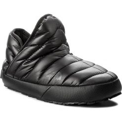 Kapcie THE NORTH FACE - Thermoball Traction Bootie T933IHYWY-050 Shiny Tnf Black/Beluga Grey. Czarne klapki damskie The North Face, bez wzorów, z gumy, na wysokim obcasie. W wyprzedaży za 199,00 zł.