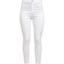 Boyfriendy damskie: Topshop Petite JONI Jeans Skinny Fit white