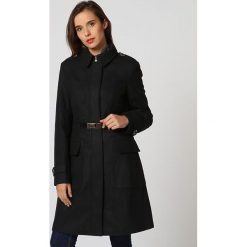 Płaszcz "Kika" w kolorze czarnym. Czarne płaszcze damskie Assuili, z wełny. W wyprzedaży za 275,95 zł.
