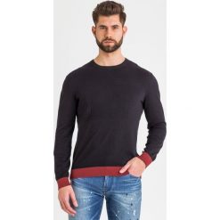 PULOWER Armani Exchange. Czarne swetry męskie Armani Exchange, xl, bez wzorów, bez kołnierzyka, bez kaptura. Za 422,10 zł.