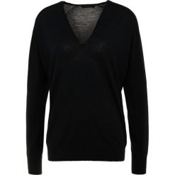Strenesse Sweter black. Czarne swetry klasyczne damskie marki Strenesse, z wełny. Za 1089,00 zł.