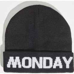 Czapka Monday - Czarny. Czarne czapki zimowe damskie Sinsay. Za 19,99 zł.