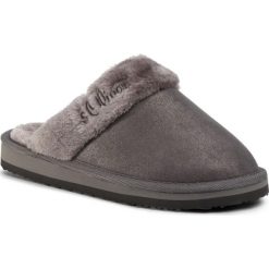 Kapcie S.OLIVER - 5-27100-33 Silver Comb 913. Szare klapki damskie S.Oliver, bez wzorów, z tworzywa sztucznego, bez obcasa. W wyprzedaży za 119,00 zł.
