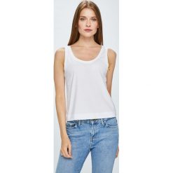 Review - Top. Białe topy damskie marki Review, s, z bawełny, z okrągłym kołnierzem. W wyprzedaży za 27,90 zł.