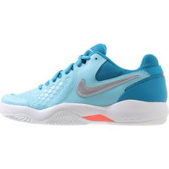 Nike Performance AIR ZOOM RESISTANCE CLY Obuwie do tenisa Outdoor bleached aqua/metallic silver. Niebieskie buty sportowe damskie marki Nike Performance, z materiału, na golfa. Za 299,00 zł.