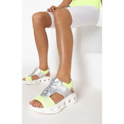 Limonkowe Sandały Miraxie. Sandały damskie Born2be, bez wzorów, bez obcasa, na płaskiej podeszwie, bez zapięcia. W wyprzedaży za 74,99 zł.