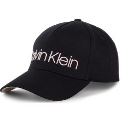 Czapka z daszkiem CALVIN KLEIN - Calvin Klein Cap K60K605516 001. Czarne czapki damskie z bawełny. W wyprzedaży za 109,00 zł.
