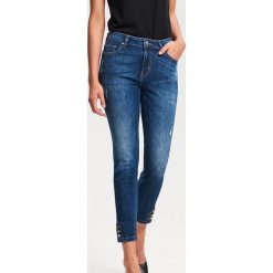 Jeansy slim fit - Granatowy. Niebieskie jeansy damskie relaxed fit marki Reserved. W wyprzedaży za 39,99 zł.