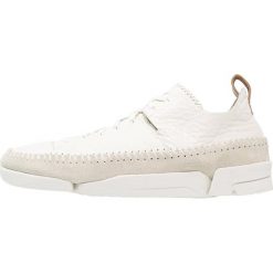 Clarks Originals TRIGENIC FLEX Sneakersy niskie white. Białe trampki i tenisówki damskie marki Clarks Originals, bez wzorów, ze skóry, bez zapięcia. Za 629,00 zł.
