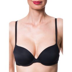 Biustonosz w kolorze czarnym. Czarne biustonosze Skiny Women & Men, z haftami. W wyprzedaży za 62,95 zł.