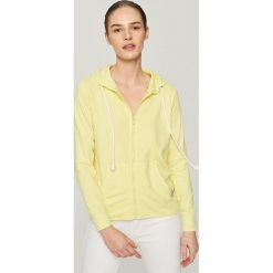 Bluza z kapturem - Żółty. Żółte bluzy damskie Reserved, s, bez wzorów, z kapturem, bez rękawów, z kapturem. Za 119,99 zł.