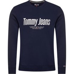 Bluza Tommy Jeans Essential Graphic DM0DM07927. Niebieskie bluzy męskie Tommy Jeans, m, bez wzorów, z bawełny, bez kołnierzyka, bez rękawów, bez kaptura. Za 339,00 zł.