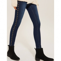 Jeansy skinny z ozdobną taśmą - Granatowy. Niebieskie rurki damskie House, z jeansu. Za 99,99 zł.
