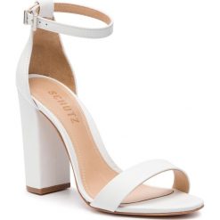 Sandały SCHUTZ - S 20148 0016 0089 U White. Białe klapki damskie Schutz, bez wzorów, ze skóry ekologicznej, bez obcasa, na obcasie. Za 549,00 zł.