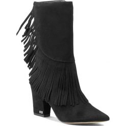 Kozaki SOLO FEMME - 75443-07-C78/000-02-00 Czarny. Czarne kozaki damskie Solo Femme, ze skóry, ze szpiczastym noskiem, bez obcasa, na obcasie, bez zapięcia. Za 439,00 zł.