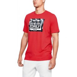 Under Armour Koszulka Czerwony. Czerwone podkoszulki męskie Under Armour, xxl, z nadrukiem, z bawełny, z krótkim rękawem. Za 137,95 zł.
