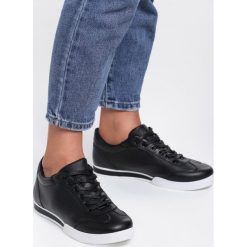 Czarne Buty Sportowe Turning Away. Czarne buty sportowe damskie Renee, bez wzorów, sportowe. Za 69,99 zł.