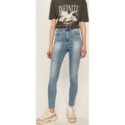 Answear - Jeansy. Niebieskie jeansy damskie ANSWEAR, s, bez wzorów, z elastanu, z podwyższonym stanem. W wyprzedaży za 89,90 zł.