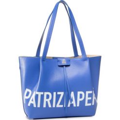 Torebka PATRIZIA PEPE - 2V8895/A6P6-FA85 Blue Sea/White. Niebieskie torebki klasyczne damskie Patrizia Pepe, z aplikacjami, ze skóry, klasyczne, zdobione, bez dodatków. W wyprzedaży za 629,00 zł.