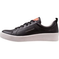 Calvin Klein Jeans GERALD Sneakersy niskie black. Czarne trampki męskie Calvin Klein Jeans, bez wzorów, z jeansu, bez zapięcia. Za 669,00 zł.