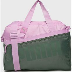 Puma - Torba. Zielone torebki damskie sportowe marki Puma, w paski, z poliesteru, sportowe, na ramię. W wyprzedaży za 129,90 zł.