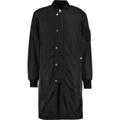 Tiger of Sweden Jeans TIDE Kurtka Bomber black. Czarne kurtki męskie bomber marki Tiger of Sweden Jeans, l, z jeansu. W wyprzedaży za 401,70 zł.