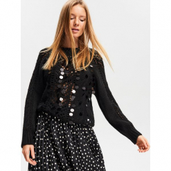 Sweter z aplikacją - Czarny. Czarne bez kategorii marki Reserved, s. Za 139,99 zł.
