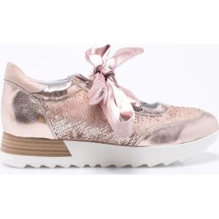 Buty sportowe damskie: CheBello – Buty