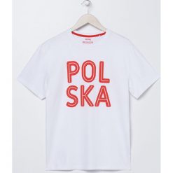 Koszulka Polska -. Koszulki męskie Sinsay, s, bez wzorów, bez kołnierzyka, bez rękawów. W wyprzedaży za 9,99 zł.