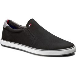 Tenisówki TOMMY HILFIGER - Harlow 2D FM0FM00597 Black 990. Czarne półbuty męskie marki TOMMY HILFIGER, na co dzień, bez wzorów, z gumy, bez zapięcia. Za 249,00 zł.
