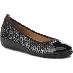 Półbuty CAPRICE - 9-22103-21 Blk Woven Comb 051. Niebieskie półbuty damskie skórzane marki Caprice, na płaskiej podeszwie. W wyprzedaży za 189,00 zł.