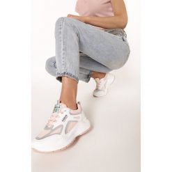 Biało-Różowe Sneakersy Haplospiza. Białe sneakersy damskie Born2be. Za 99,99 zł.