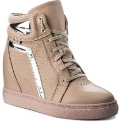 Sneakersy NESSI - 17300 Róż 411. Różowe półbuty damskie Nessi, ze skóry ekologicznej. W wyprzedaży za 269,00 zł.