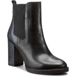 Botki NESSI - 929/N Czarny 14/Granat Cobra. Czarne buty zimowe damskie Nessi, z lakierowanej skóry. W wyprzedaży za 269,00 zł.