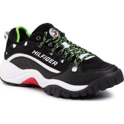 Sneakersy TOMMY JEANS - Heritage Sneaker EM0EM00374 Black/Green Gecko/White. Czarne sneakersy męskie Tommy Jeans, na co dzień, bez wzorów, z jeansu, eleganckie, bez zapięcia. Za 649,00 zł.