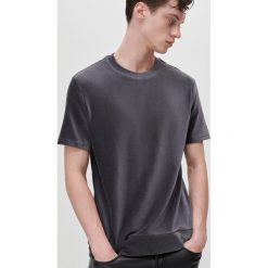 Gładki T-shirt ze ściągaczami -. T-shirty męskie Reserved, s, bez wzorów, bez kołnierzyka. Za 79,99 zł.
