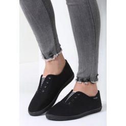Czarne Tenisówki Steamy Windows. Czarne trampki i tenisówki damskie vices, w paski, z paskami. Za 39,99 zł.
