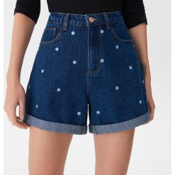 Denimowe szorty z haftem - Granatowy. Niebieskie szorty damskie House, s, z haftami, z denimu. Za 89,99 zł.