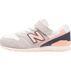 New Balance KV996 Tenisówki i Trampki light grey. Szare trampki chłopięce marki New Balance, na lato, z materiału. Za 299,00 zł.
