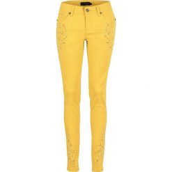 Biustonosz (3 szt.) bonprix biel wełny z nadrukiem + biel wełny + jasnokoralowy. Białe biustonosze bonprix, z nadrukiem, z wełny. Za 98,97 zł.
