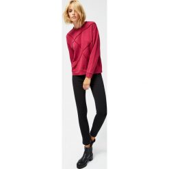 Bluza z przeszyciami. Bluzy damskie Moodo, s. Za 39,99 zł.
