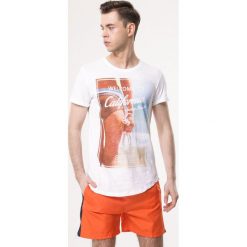 Pomarańczowe Szorty Cline. Pomarańczowe spodnie męskie Born2be, xxl, bez wzorów. Za 19,99 zł.