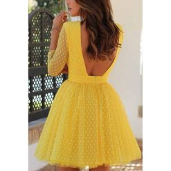 Sukienka DIOLA YELLOW. Żółte sukienki damskie IVET, xl, bez wzorów, bez kołnierzyka, z krótkim rękawem, krótkie, mini. W wyprzedaży za 59,00 zł.