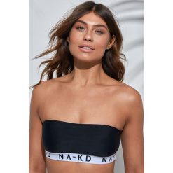NA-KD Swimwear Sporty Logo Bandeau Bikini Top - Black. Czarne topy sportowe damskie NA-KD Swimwear, bez wzorów, bez rękawów. Za 72,95 zł.