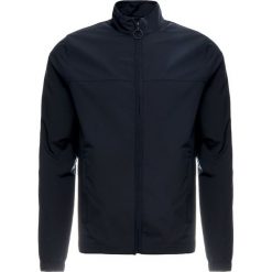 Samsøe & Samsøe FIJI Kurtka wiosenna dark sapphire. Niebieskie kurtki męskie marki Samsøe & Samsøe, xs, bez wzorów, z poliesteru, bez kaptura. Za 579,00 zł.