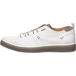 Sneakersy w kolorze białym. Białe trampki męskie Otto Kern, bez wzorów, na sznurówki. W wyprzedaży za 292,95 zł.