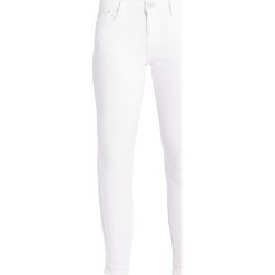 Dorothy Perkins HARPER Jeans Skinny Fit white. Białe rurki damskie Dorothy Perkins. Za 139,00 zł.