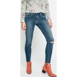 Calvin Klein Jeans - Jeansy. Niebieskie jeansy damskie marki Calvin Klein Jeans, z elastanu. W wyprzedaży za 379,90 zł.